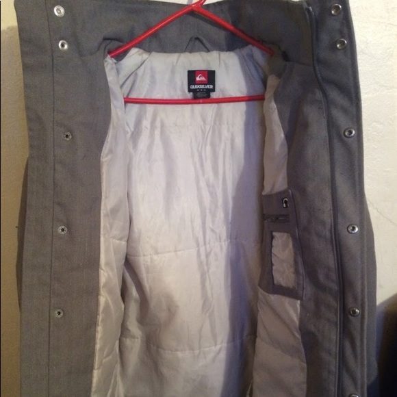 Quicksilver snowboarding jackets (M) - Picture 2 of 4